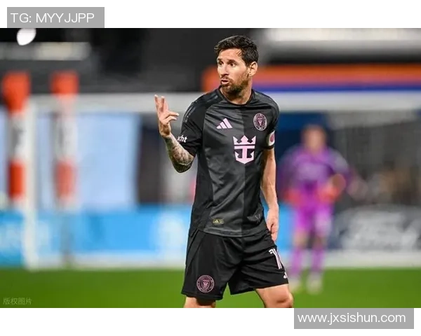 重温绿茵场巅峰岁月梅西苏亚雷斯内马尔经典足球壁纸精选